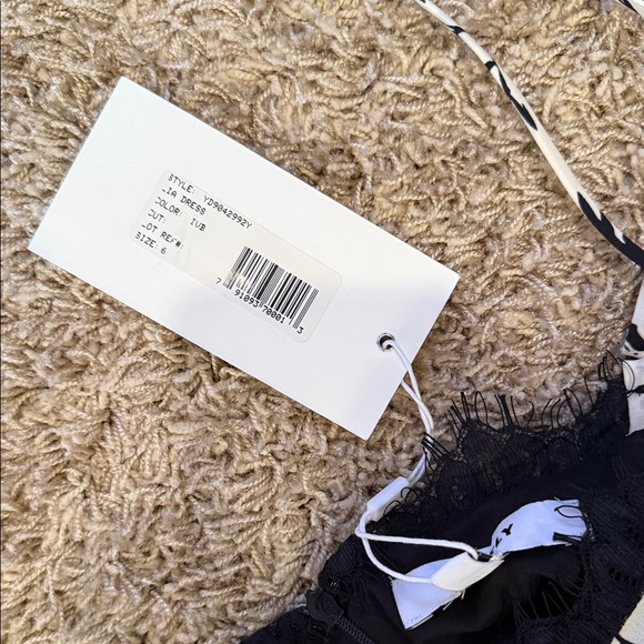 LIKELY dress black and white NWT! Size 6 - Picture 2 of 6